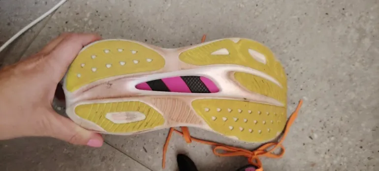 Used Hoka Donna Running Shoes bike — image 3 of 8
