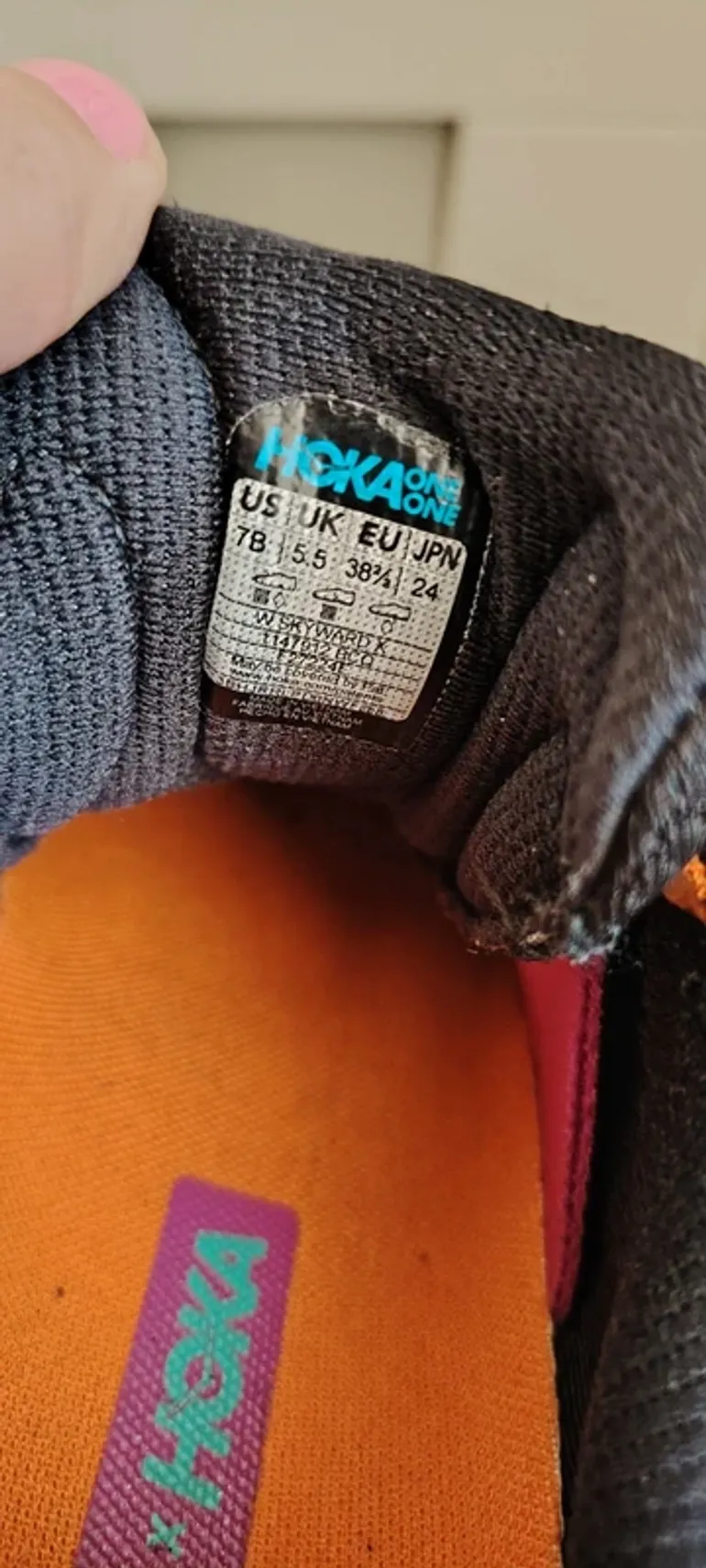 Used Hoka Donna Running Shoes bike — image 7 of 8