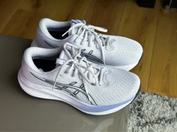 Used Asics Gel Excite 11 Running Shoes
