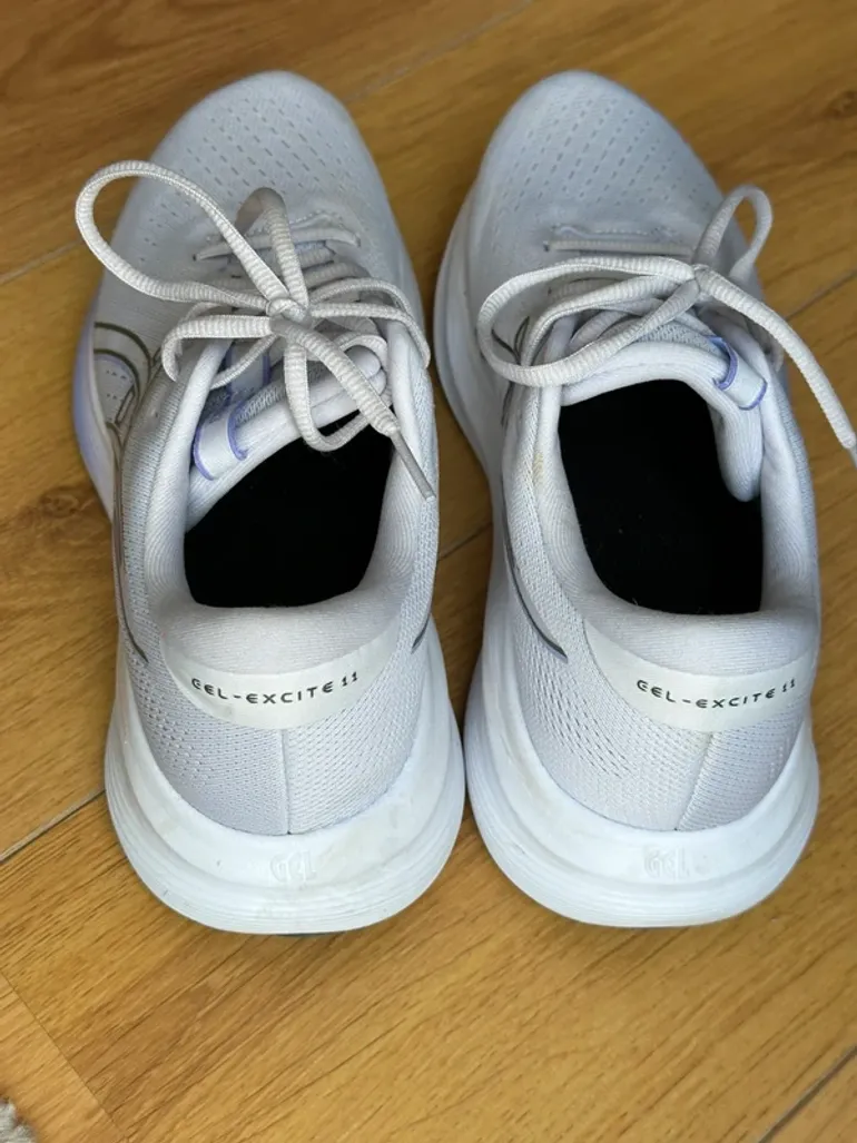 Asics Gel Excite 11 bike d'occasion — image 2 sur 4