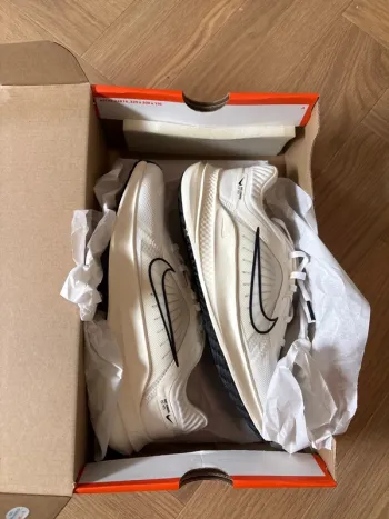 Brugt Nike Quest 5 Running Shoes