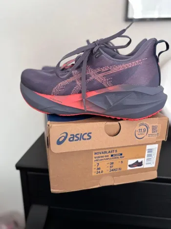Asics Novablast 5 Running Shoes usato