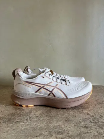 Używany Asics Gel Kayano 32 Running Shoes