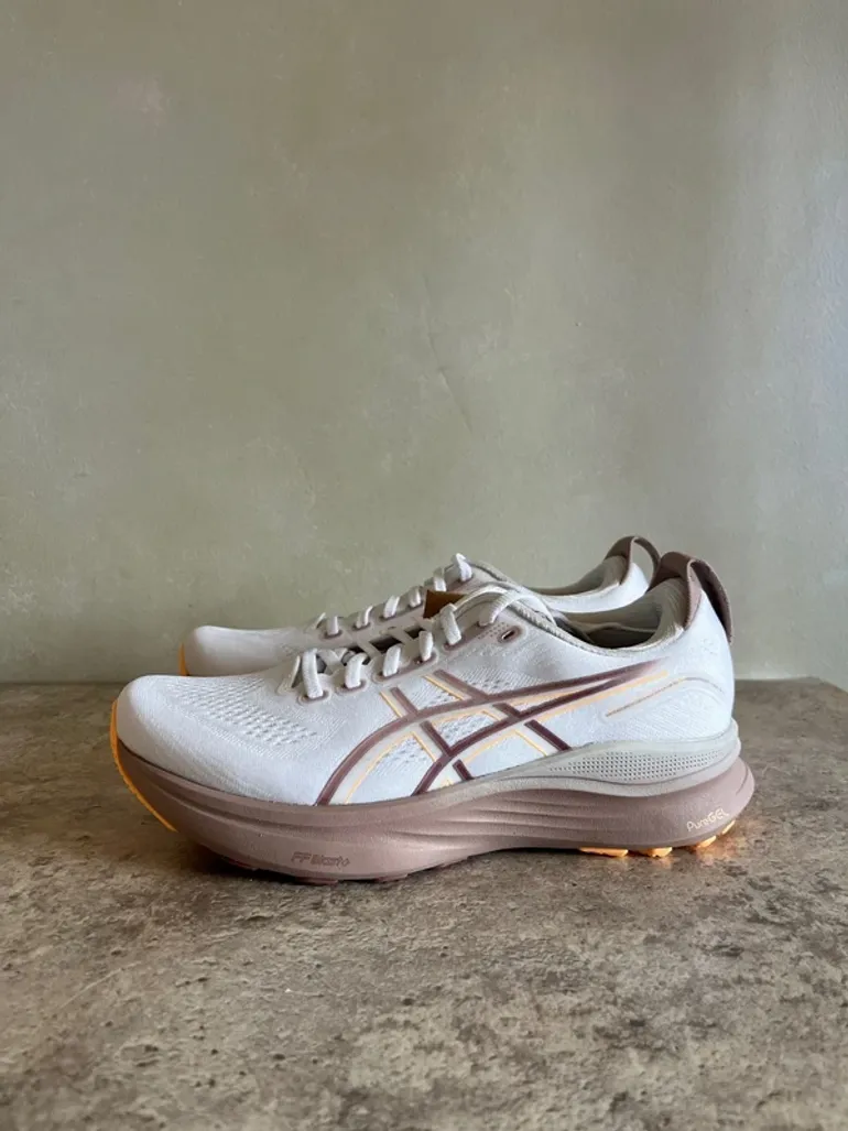 Używany Asics Gel Kayano 32 bike — zdjęcie 2 z 7