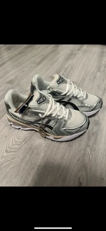 Used Asics Gel Kayano 14 bike — image 2 of 4