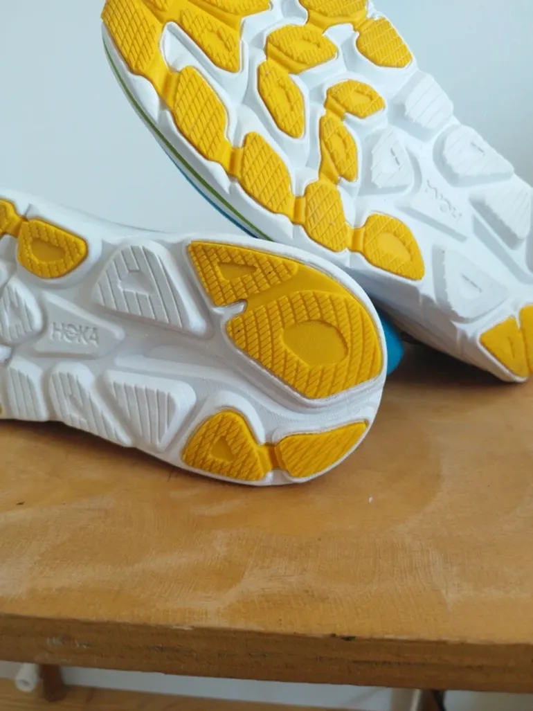 Hoka Clifton 10 bike d'occasion — image 9 sur 11
