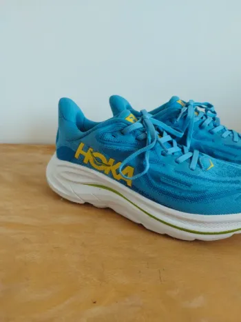 Hoka Clifton 10 bike d'occasion — image 2 sur 11