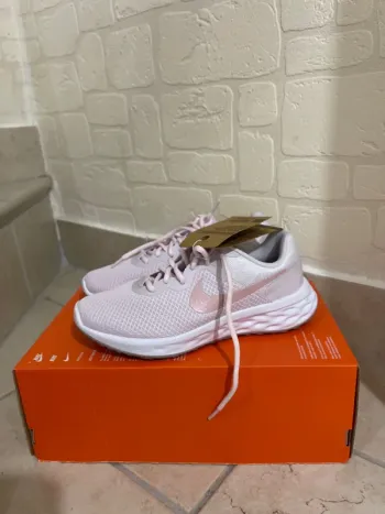 Gebrauchtes Nike Relovution Running Shoes