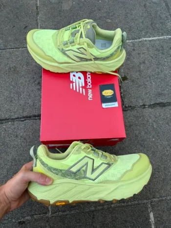 Used New Balance Hierro v9 Running Shoes