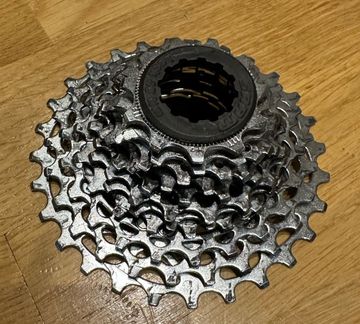Käytetty Sram 11-28T Drivetrain & Pedals