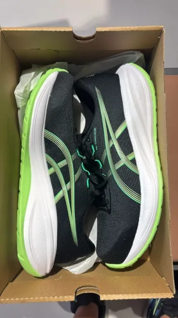 Używany Asics Gel Cumulus 28 Running Shoes