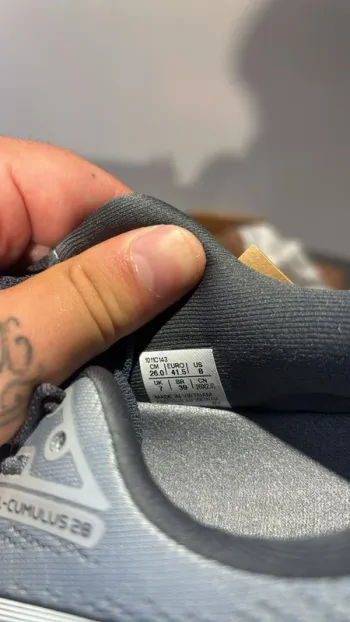 Used Asics Gel Cumulus 28 bike — image 11 of 12