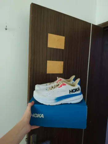 Gebrauchtes Hoka Shoes Size 42 Running Shoes