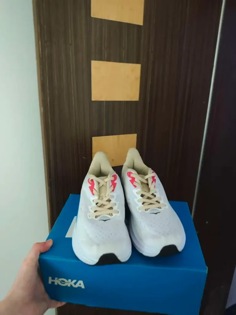 Gebrauchtes Hoka Shoes Size 42 bike — Bild 2 von 6