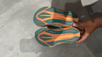 Used Asics Novablast 5 bike — image 4 of 5