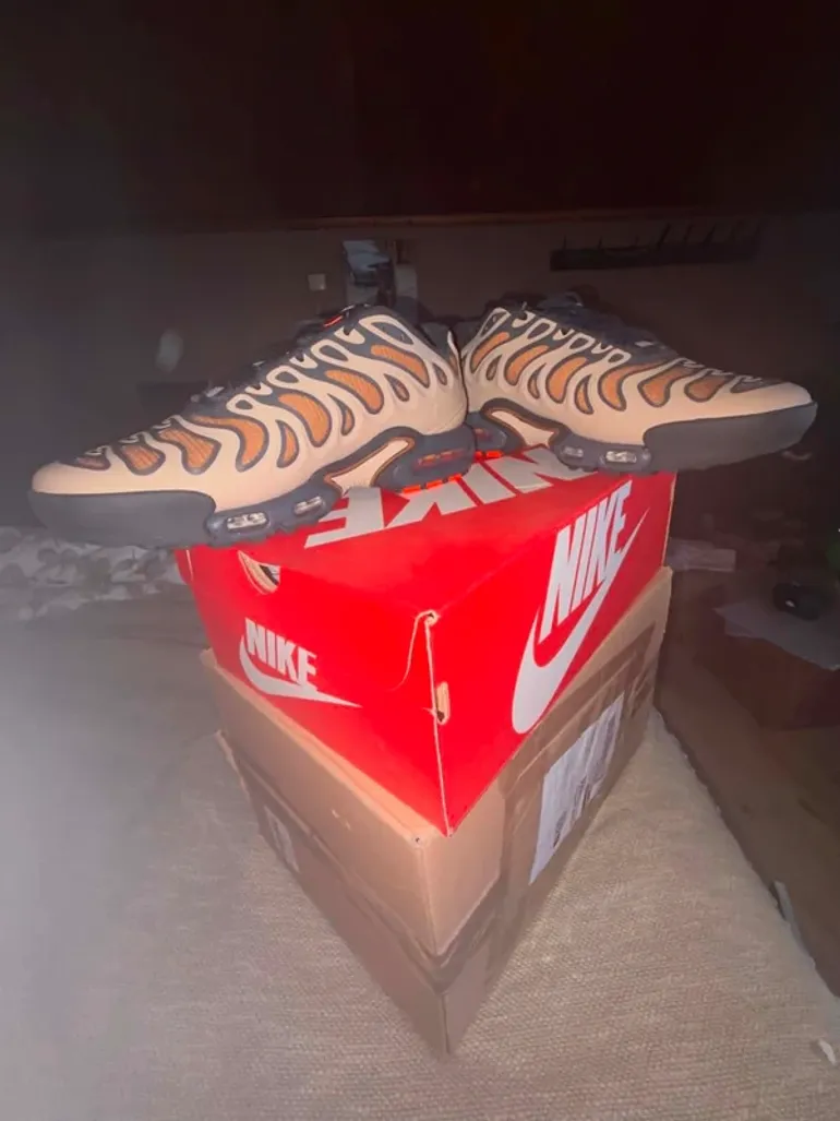 Used Nike sneakers size 44.5 bike — image 6 of 7