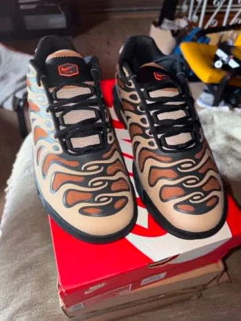 Used Nike sneakers size 44.5 bike — image 7 of 7
