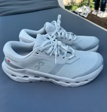 White On Cloudrunner 3 Running Shoes usato