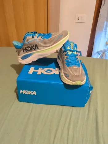 Hoka Clifton 10 Running Shoes usato