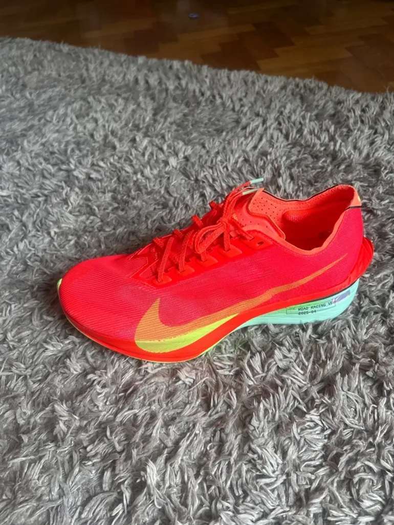 Gebrauchtes Nike ZoomX Vaporfly 4 bike — Bild 2 von 8