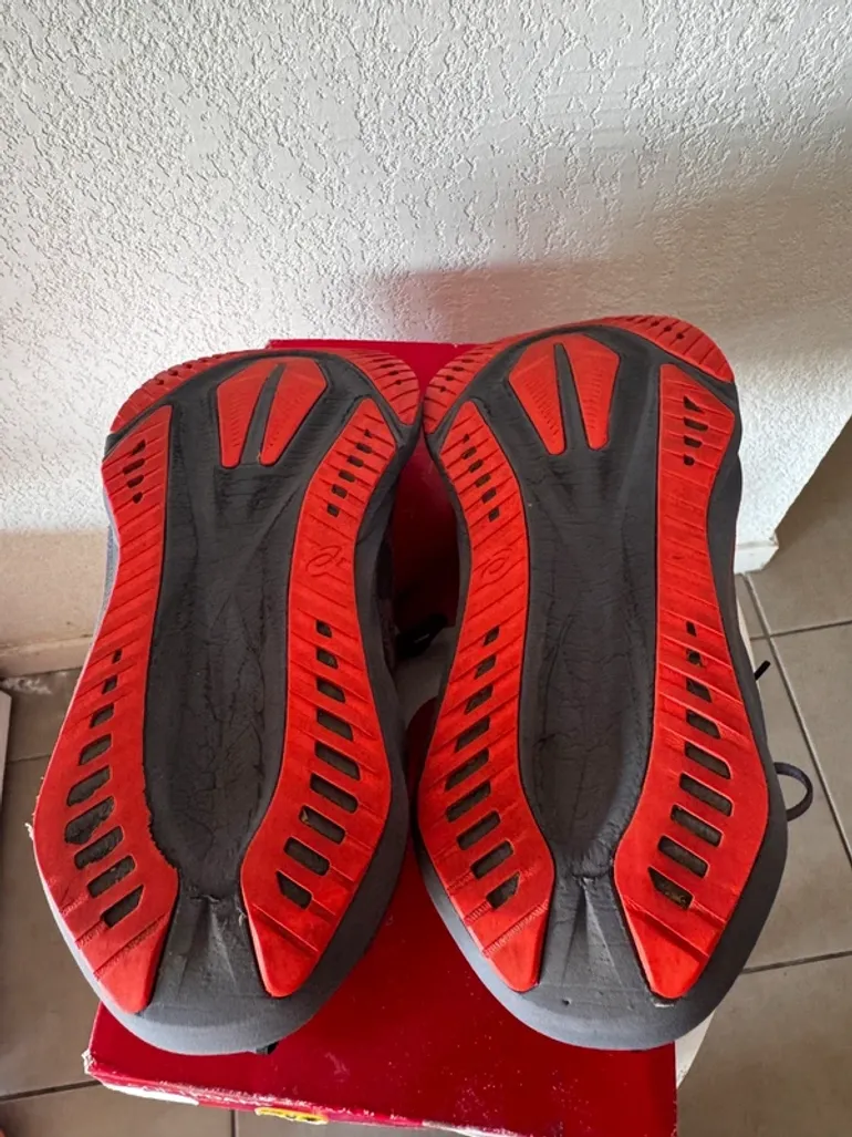 Tweedehands Asics FF Blast MAX bike — afbeelding 7 van 8