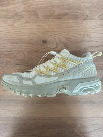 Used Salomon Trailrunning Shoes bike — image 2 of 4