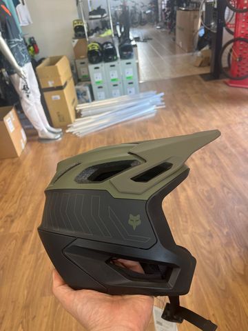 Używany Fox Dropframe Pro Helmet 2025 Cycling Accessories