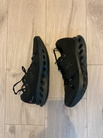 On Running Cloudsurfer 2 Running Shoes d'occasion