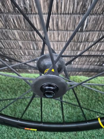 Gebrauchtes Mavic Ultimate Wheels 2025 bike — Bild 5 von 11