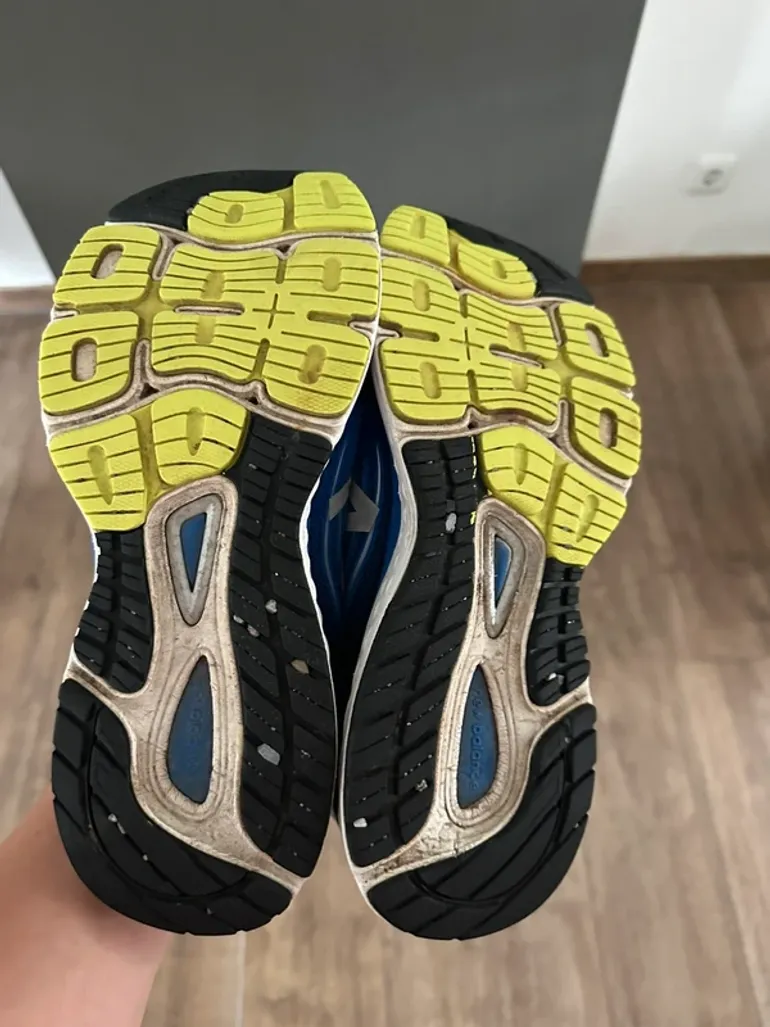 Gebrauchtes New Balance 880V8 bike — Bild 3 von 3