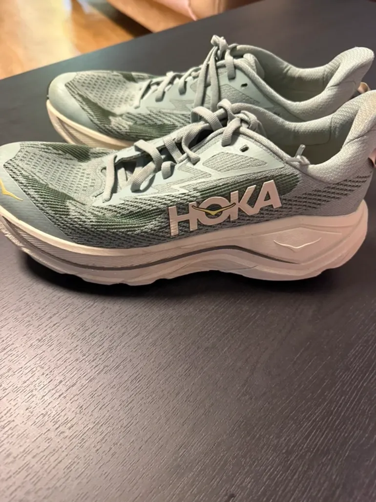 Used Hoka Shoes Taille 43 1/3 bike — image 3 of 8