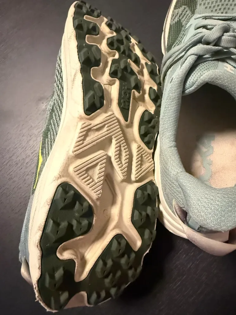 Used Hoka Shoes Taille 43 1/3 bike — image 6 of 8