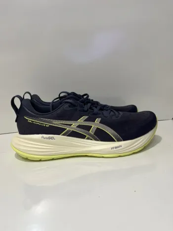 Used Scarpa Gel Cumulus 27 Running Shoes