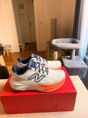 Used New Balance More Running Shoes