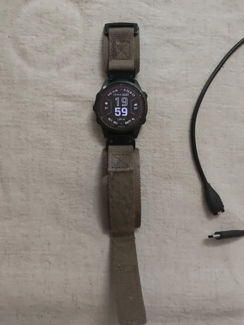 Garmin Fenix 7s pro Sapphire Solar Electronics d'occasion