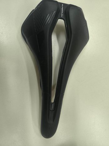 Used Sella Italia superfluo x-lr Saddles & Seatposts