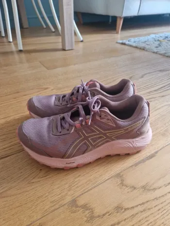 Używany Asics Gel-Kanaku 6 Running Shoes