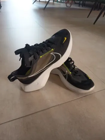Gebrauchtes Nike Baskets femme Running Shoes