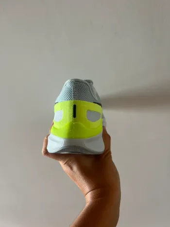 Tweedehands Nike Air Zoom Structure 25 bike — afbeelding 4 van 8