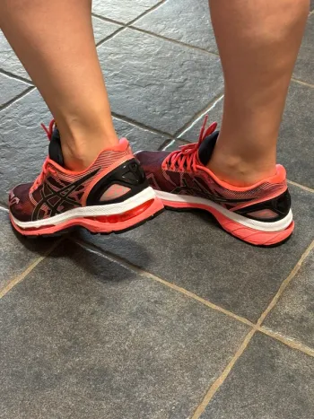 Used Asics Gel-Nimbus 19 bike — image 4 of 6