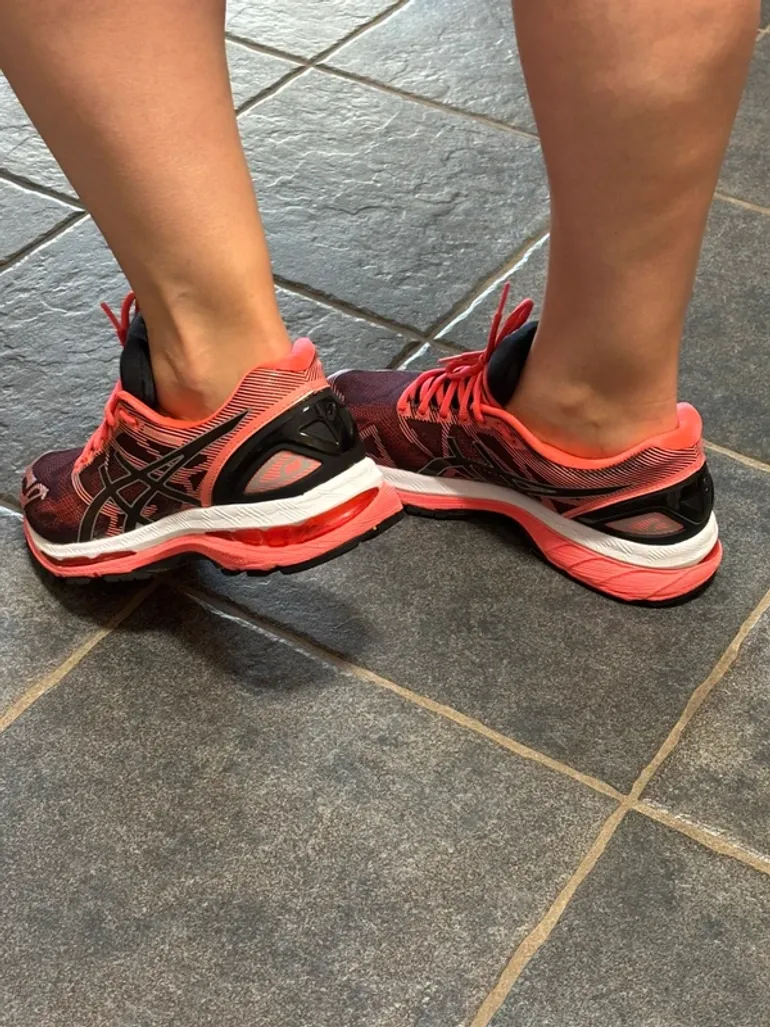 Used Asics Gel-Nimbus 19 bike — image 4 of 6