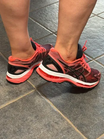Used Asics Gel-Nimbus 19 bike — image 3 of 6