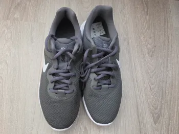 Gebrauchtes Nike Revolution 6 NN Running Shoes