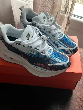 Used Nike Vomero 18 Running Shoes