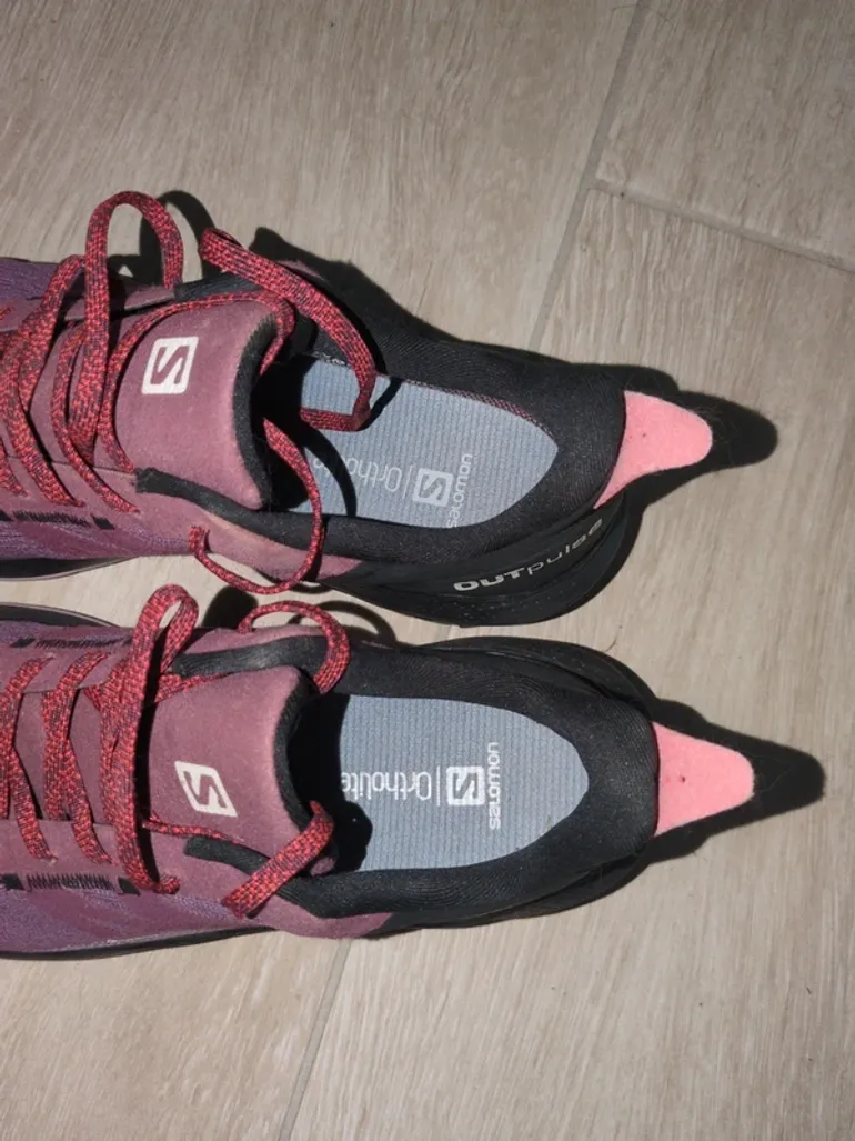 Used Salomon Trailrunning Shoes bike — image 3 of 8