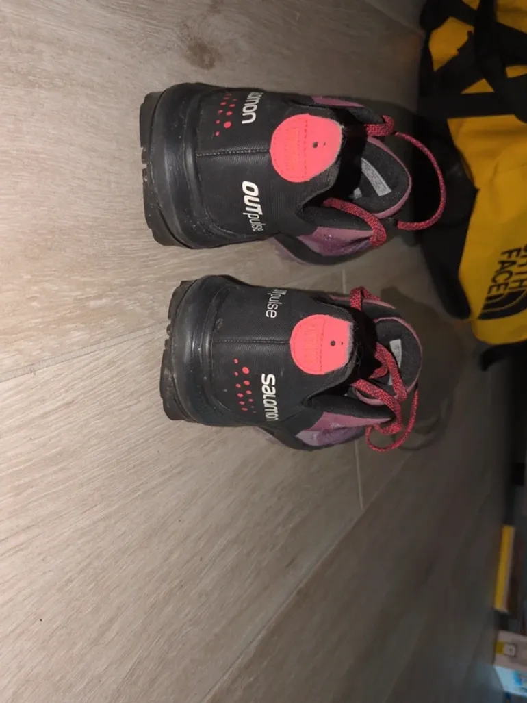 Used Salomon Trailrunning Shoes bike — image 5 of 8