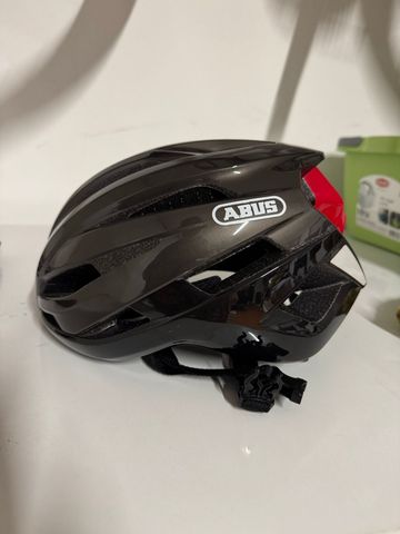 ABUS Stormchaser 2026 Cycling Accessories d'occasion