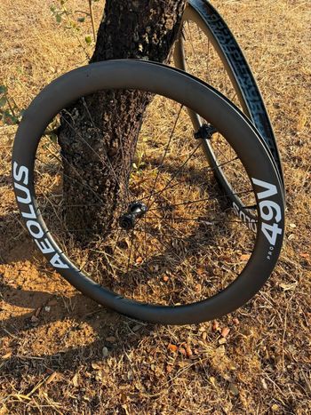 Bontrager Aeolus 49V Wheels bike usato — immagine 7 di 7