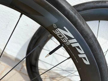 Used Zipp 303S Wheels 2024 bike — image 3 of 6