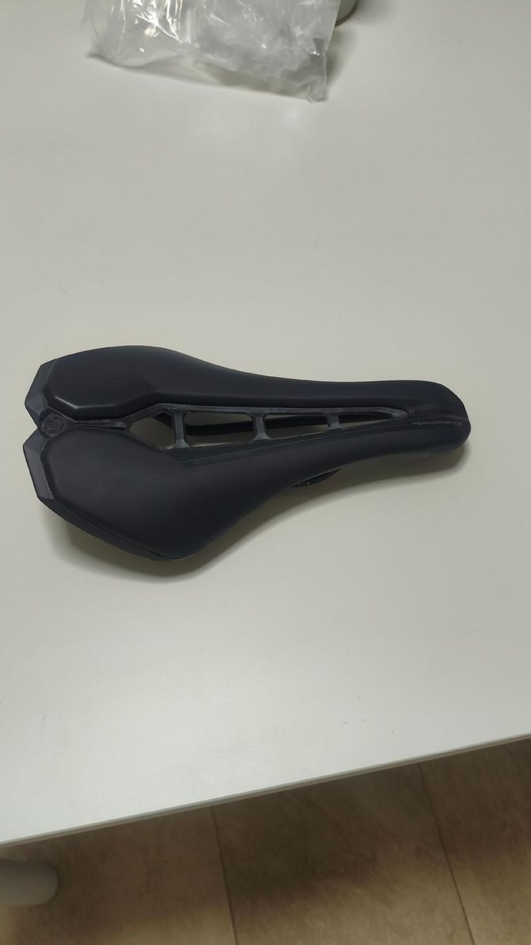 Used Pro Stealth Performance Saddle 2026 bike — image 9 of 11